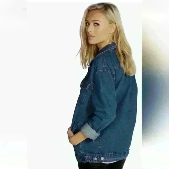 NEW NWT Boohoo Women's Jodie Oversize Denim Boyfriend Jacket Blue - Picture 2 of 16